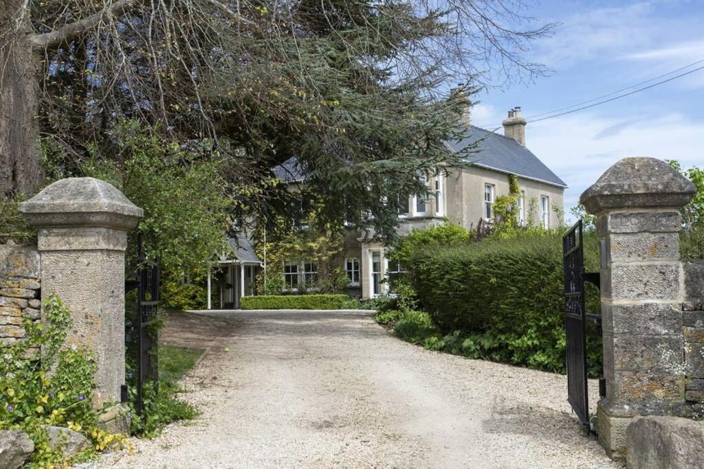 Cotswold Dog-Friendly Holiday Home ストラウド エクステリア 写真